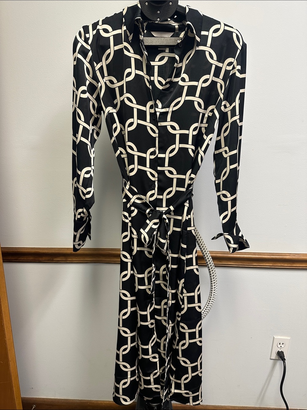 H&M Black & Cream Chain-Link Long Sleeve Dress